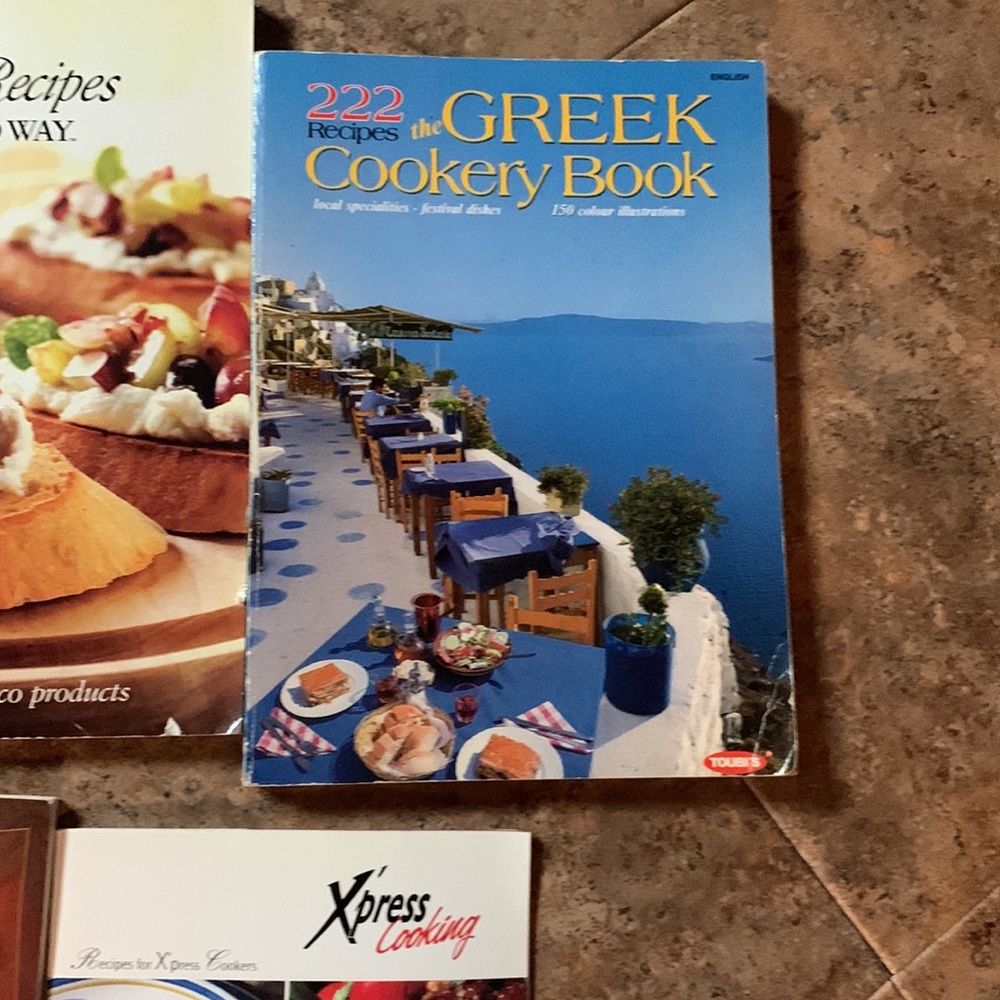 Cookbooks - Picture 4 of 4